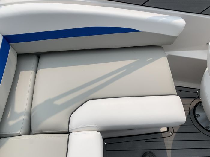 2025 Starcraft SVX 190 Full Windshield Deck Boat Blue Suzuki DF15 Photo 29 sur 30