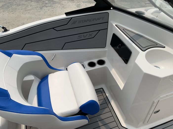 2025 Starcraft SVX 190 Full Windshield Deck Boat Blue Suzuki DF15 Photo 15 sur 30
