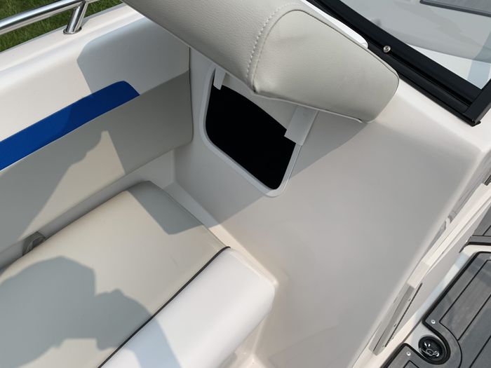 2025 Starcraft SVX 190 Full Windshield Deck Boat Blue Suzuki DF15 Photo 21 sur 30