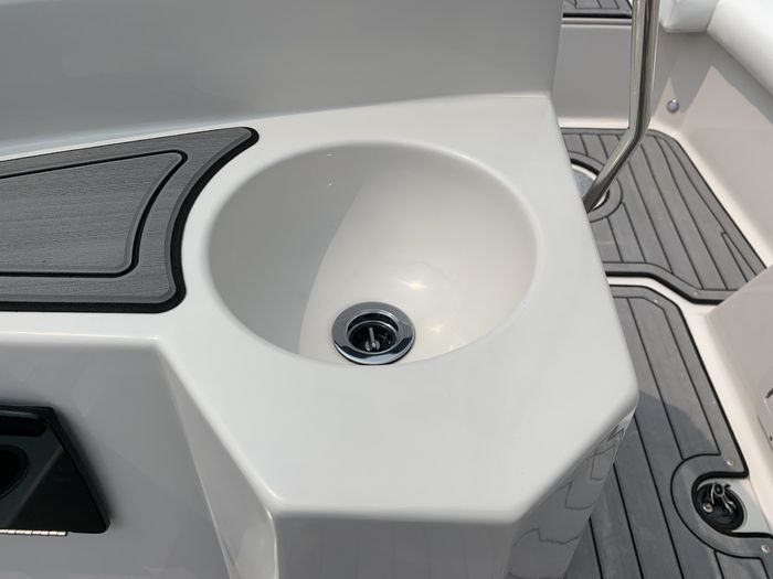 2025 Starcraft SVX 190 Full Windshield Deck Boat Blue Suzuki DF15 Photo 17 sur 30