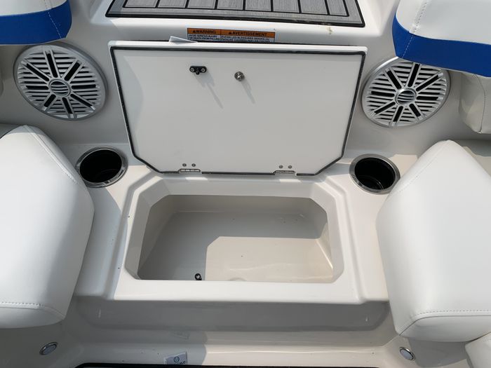 2025 Starcraft SVX 190 Full Windshield Deck Boat Blue Suzuki DF15 Photo 22 sur 30