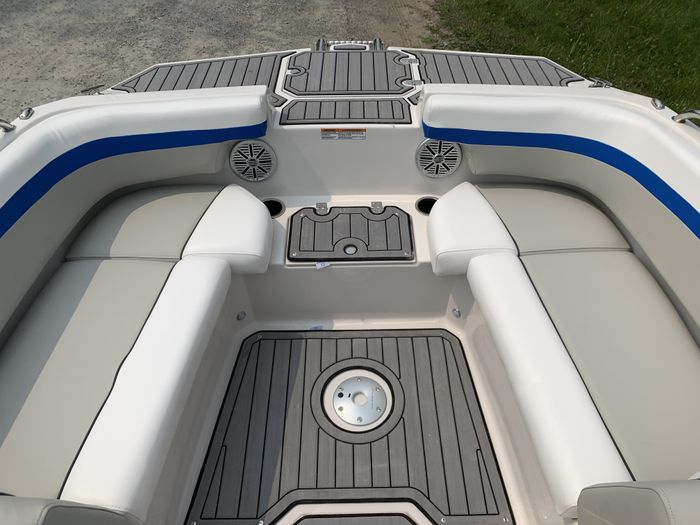 2025 Starcraft SVX 190 Full Windshield Deck Boat Blue Suzuki DF15 Photo 18 sur 30