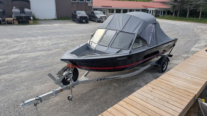 2026 KingFisher Falcon 1825 Sport Cottage Twilight Blue with a Suz Photo 4 of 23