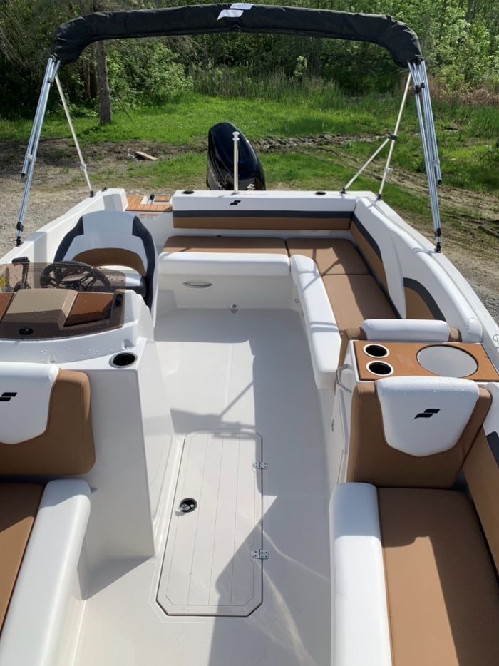 2025 Starcraft SVX 171 Deck Boat Blueberry Suzuki DF115 Four Stro Photo 10 of 18