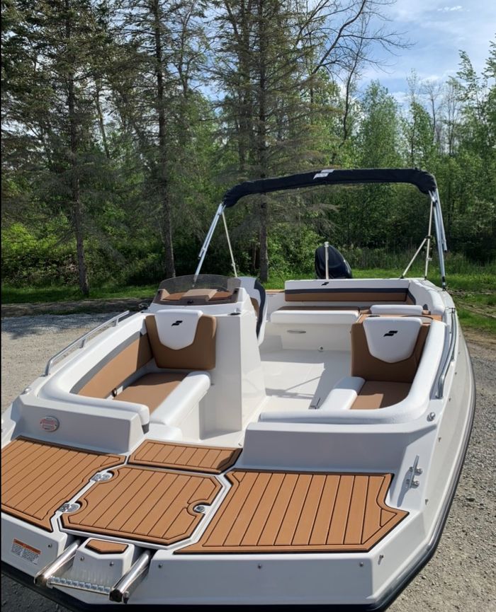 2025 Starcraft SVX 171 Deck Boat Blueberry Suzuki DF115 Four Stro Photo 15 of 18