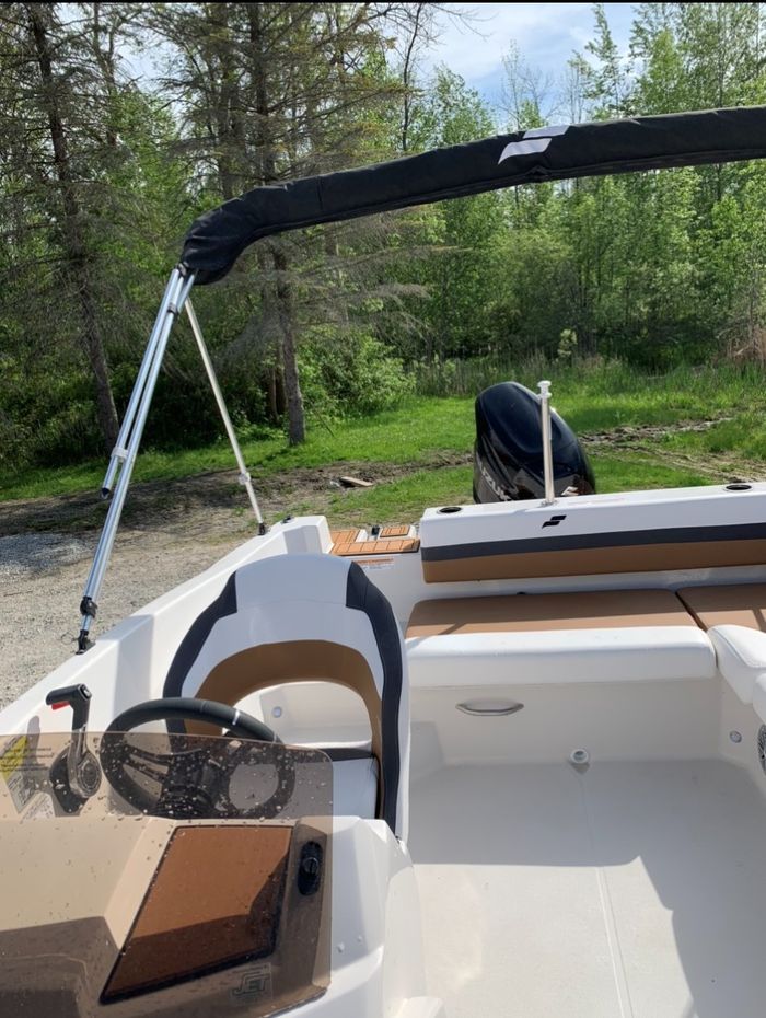 2025 Starcraft SVX 171 Deck Boat Blueberry Suzuki DF115 Four Stro Photo 12 of 18