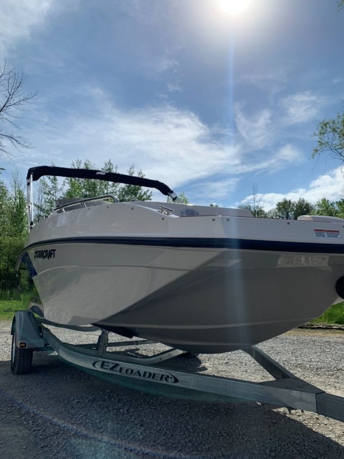 2025 Starcraft SVX 171 Deck Boat Blueberry Suzuki DF115 Four Stro Photo 16 of 18