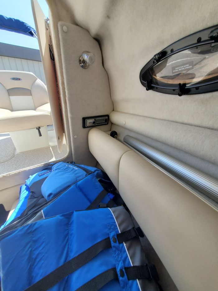 2011 Chaparral 215 SSI Photo 9 of 20