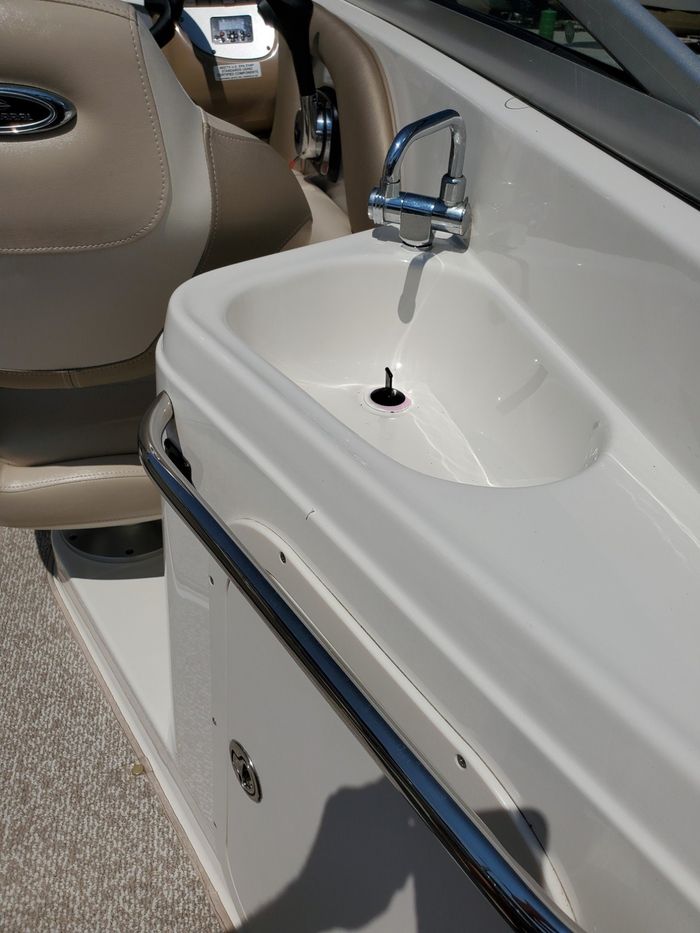 2011 Chaparral 215 SSI Photo 4 of 20
