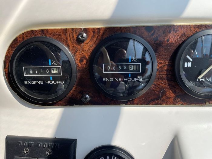 1995 Larson Cabrio 310 Photo 8 of 22