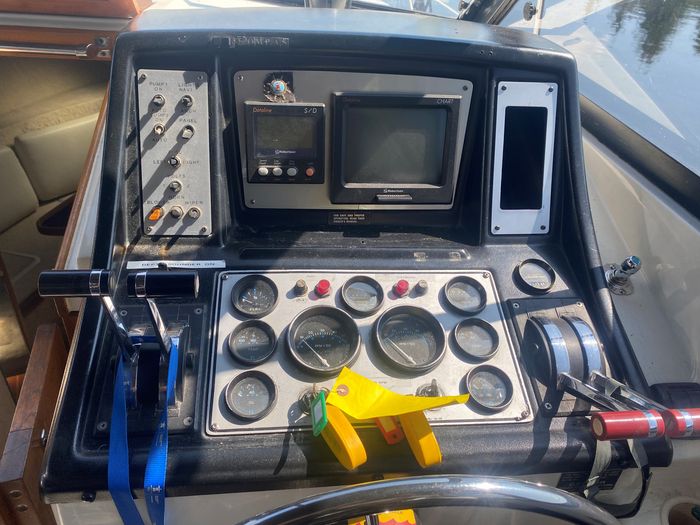 Carver Riviera 2807 1984 Used Boat for Sale in Portland, Ontario