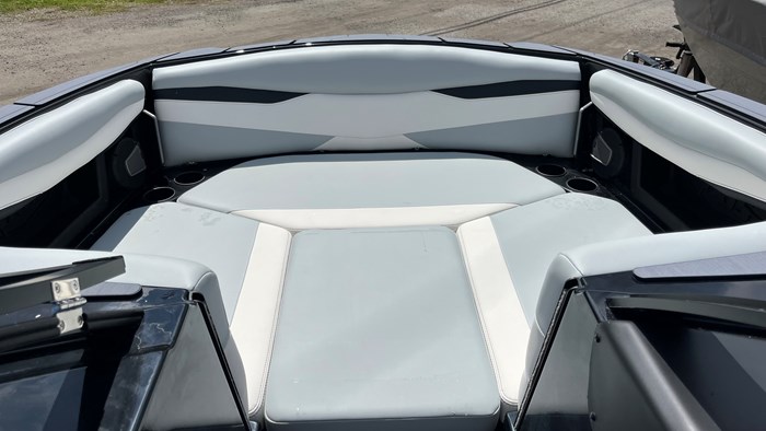 2024 Axis A225 Photo 4 sur 8