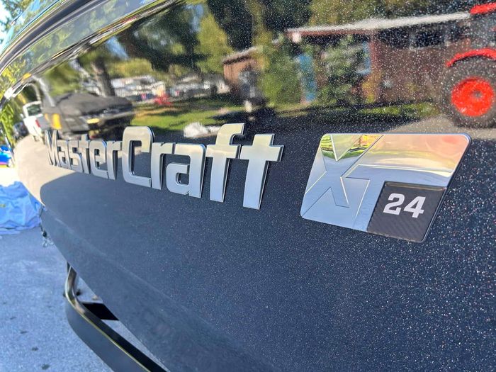 2024 MasterCraft XT24 Photo 8 of 28
