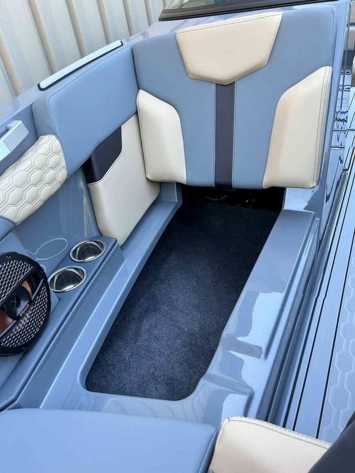 2024 MasterCraft XT24 Photo 14 of 28
