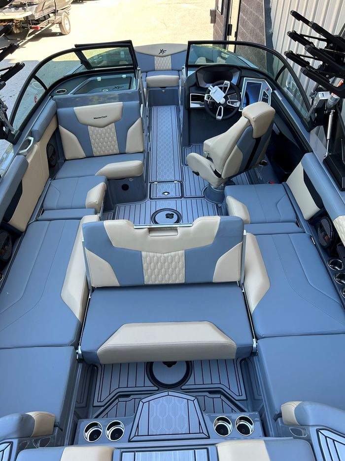 2024 MasterCraft XT24 Photo 15 of 28