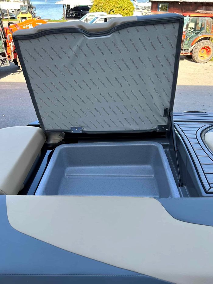2024 MasterCraft XT24 Photo 18 of 28