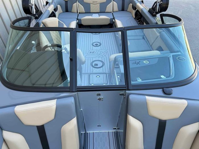 2024 MasterCraft XT24 Photo 27 of 28