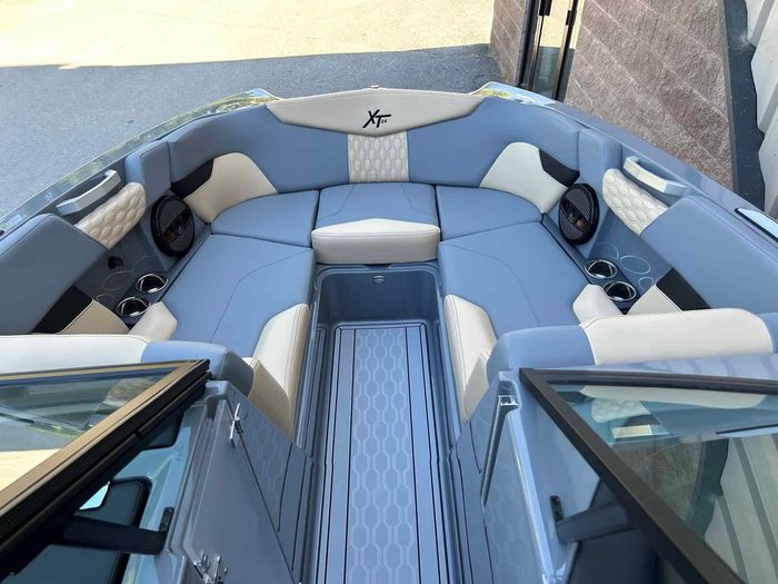 2024 MasterCraft XT24 Photo 20 of 28