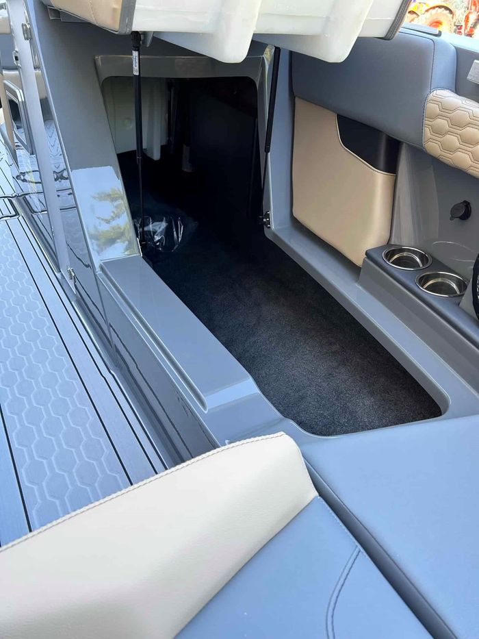 2024 MasterCraft XT24 Photo 25 of 28