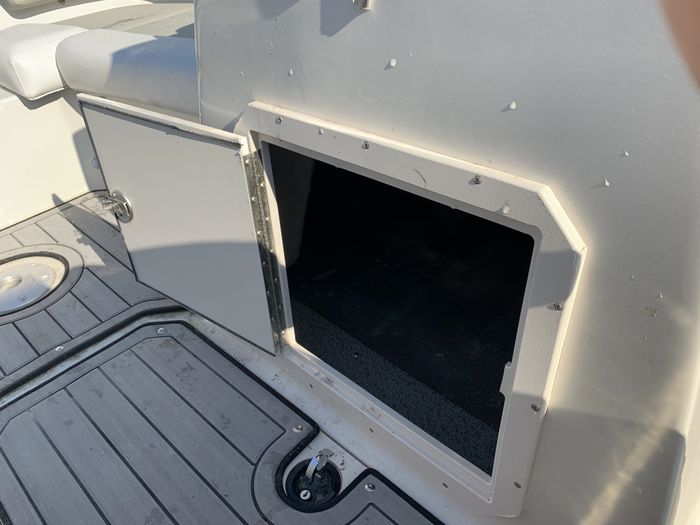2024 Starcraft SVX 210 OB Deck Boat Charcoal/Black Suzuki DF200 F Photo 26 of 34