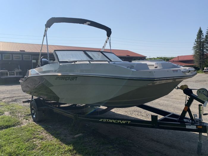 2024 Starcraft SVX 210 OB Deck Boat Charcoal/Black Suzuki DF200 F Photo 4 of 34