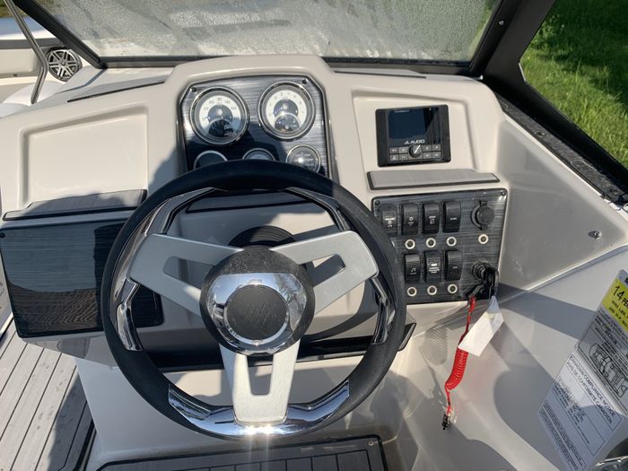 2024 Starcraft SVX 210 OB Deck Boat Charcoal/Black Suzuki DF200 F Photo 12 of 34
