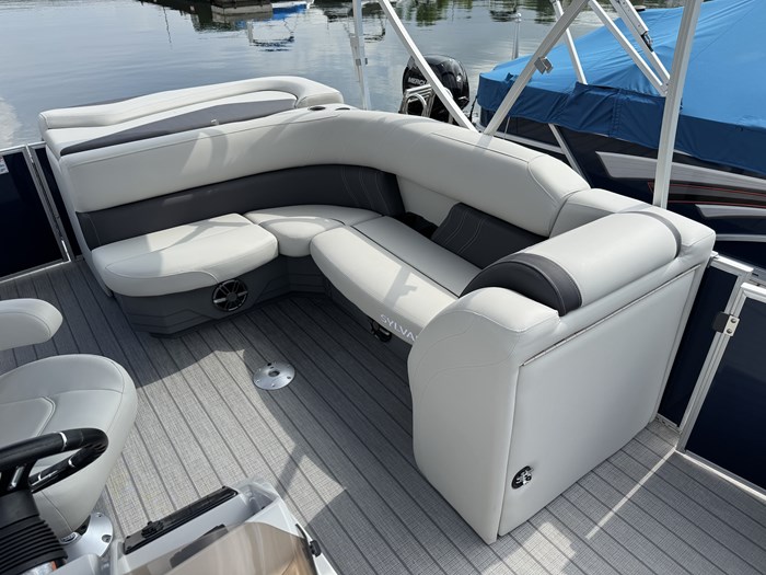 2024 Sylvan Mirage Cruise 820 LZ Photo 6 sur 25