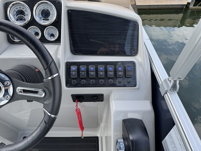 2024 Sylvan Mirage Cruise 820 LZ Photo 12 sur 25