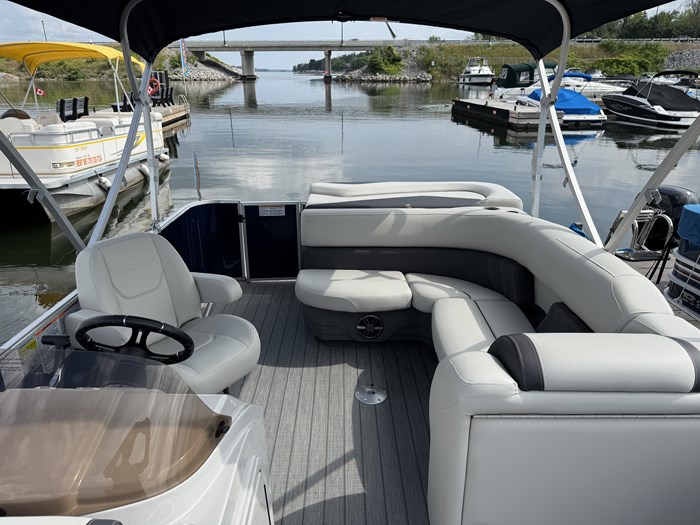 2024 Sylvan Mirage Cruise 820 LZ Photo 5 sur 25
