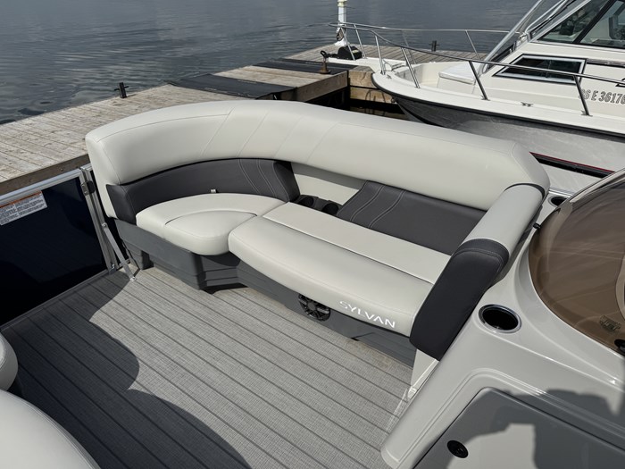 2024 Sylvan Mirage Cruise 820 LZ Photo 17 sur 25