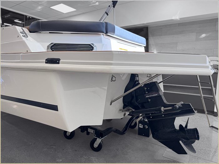 2024 Starcraft SVX 210 IO + $2000 Watersports Package Included!! Photo 22 sur 38