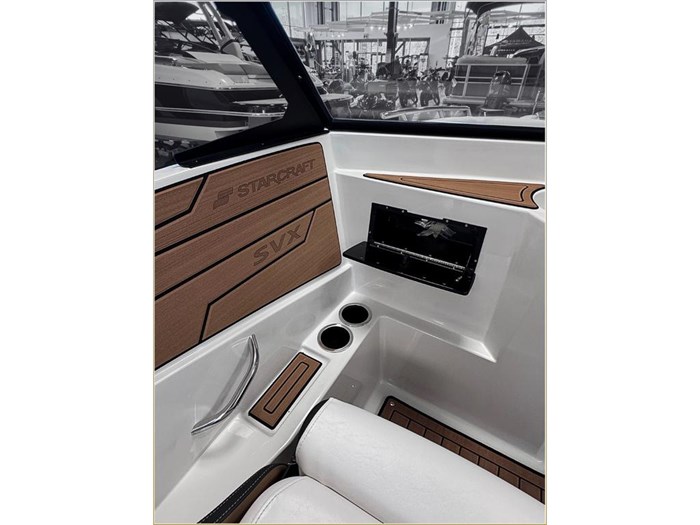 2024 Starcraft SVX 210 IO + $2000 Watersports Package Included!! Photo 30 sur 38
