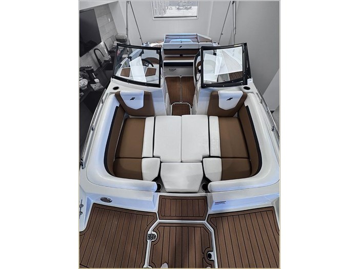 2024 Starcraft SVX 210 IO + $2000 Watersports Package Included!! Photo 33 sur 38