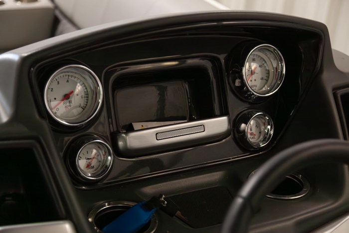 2023 Ranger 220C Photo 8 sur 17