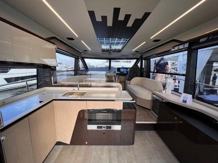 Absolute 48 Coupe 2026 New Boat for Sale in Saint-Paul-de-l'Île-aux ...