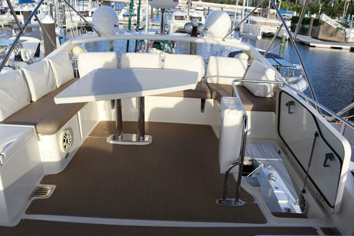 2015 Prestige 550 Fly Bridge Photo 17 sur 65