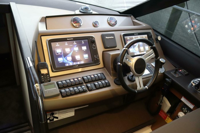 2015 Prestige 550 Fly Bridge Photo 51 sur 65