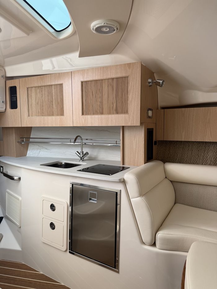 2026 Grady-White Express 340 Photo 11 of 25