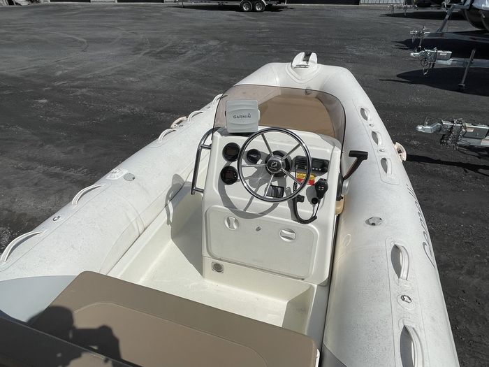 2012 Zodiac Medline 540 Photo 12 of 22