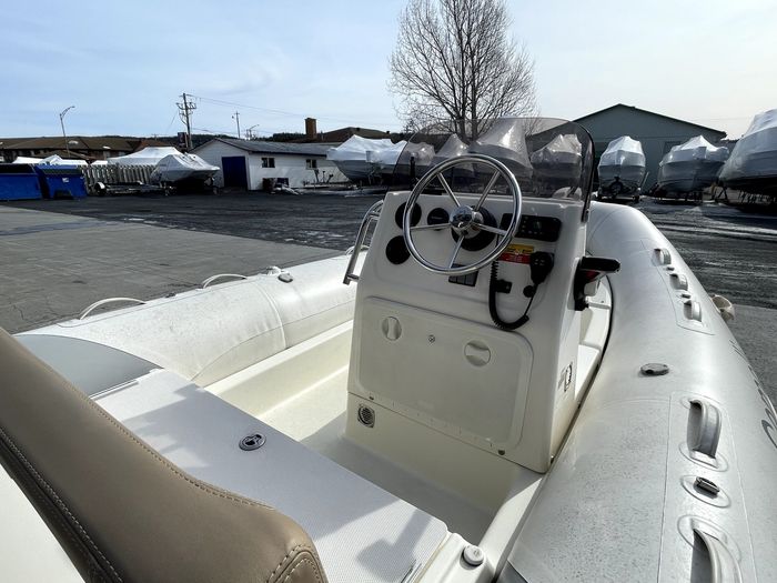 2012 Zodiac Medline 540 Photo 16 of 22