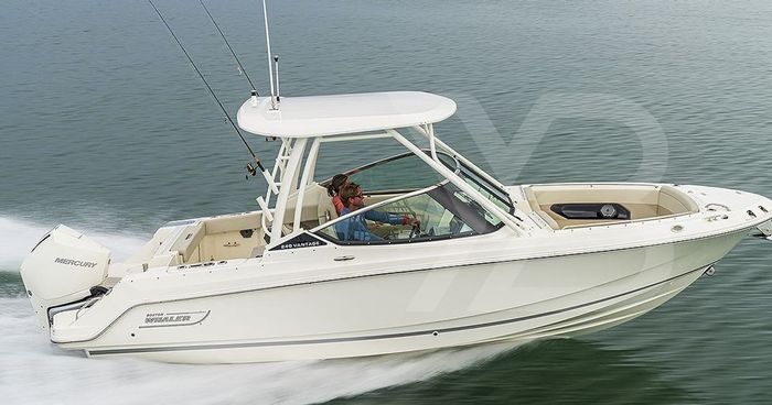 2025 Boston Whaler 240 Vantage Photo 1 of 13