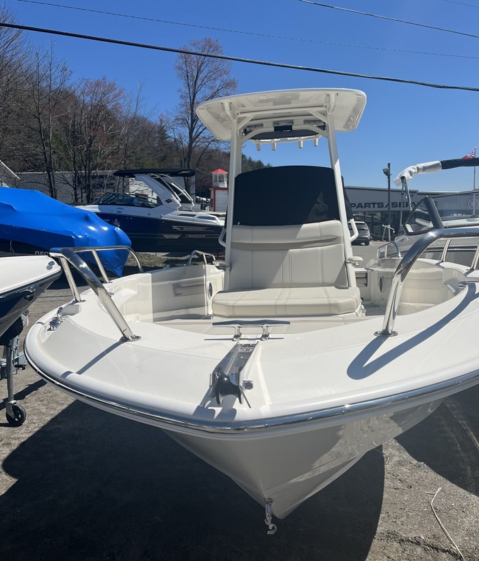 2025 Boston Whaler 220 Dauntless Photo 8 sur 9