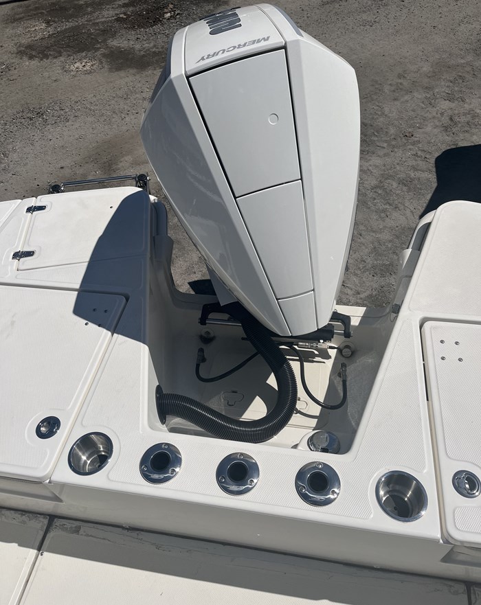 2025 Boston Whaler 220 Dauntless Photo 6 sur 9