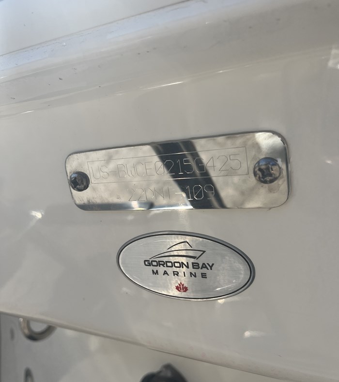 2025 Boston Whaler 220 Dauntless Photo 7 sur 9