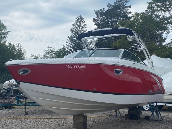 Cobalt R5 Surf 2016 Occasion Bateau à vendre au Port Franks, Ontario