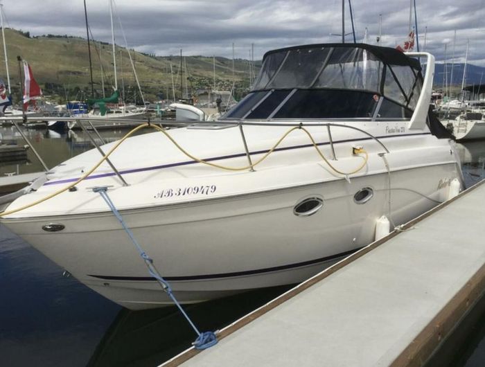 Rinker 270 Fiesta Vee 2002 Used Boat for Sale in Vernon, British