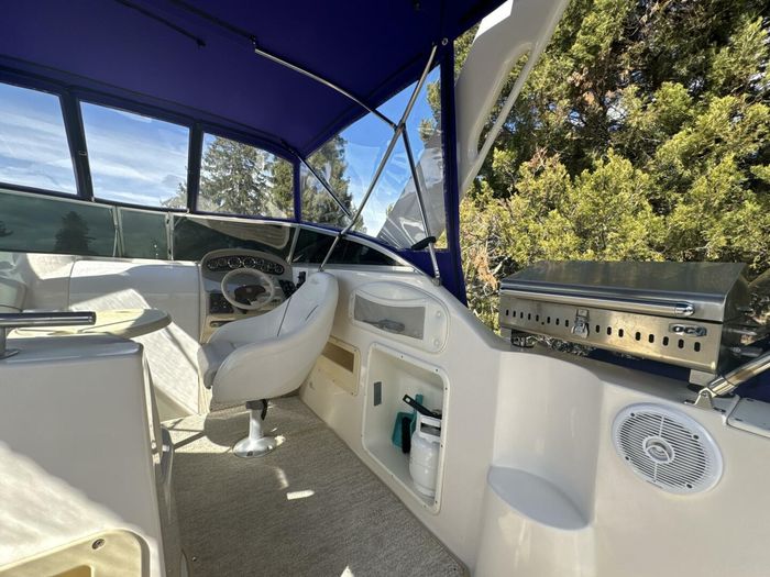 Rinker 270 Fiesta Vee 2002 Used Boat for Sale in Vernon, British