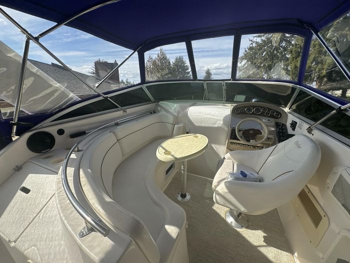 Rinker 270 Fiesta Vee 2002 Used Boat for Sale in Vernon, British