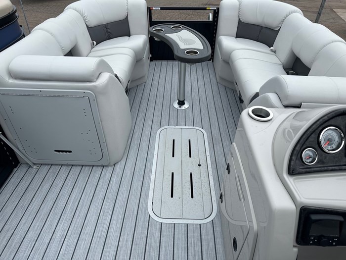 2024 SunCatcher Pontoons by G3 Boats Fusion 322RC, Trailer & Yamaha 90hp Motor Photo 11 sur 13