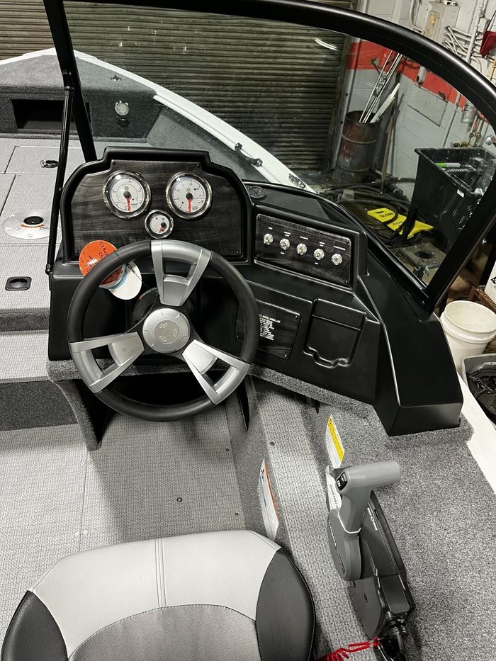 2023 G3 Angler V164 F 90HP Engine Trailer Included Photo 6 of 10